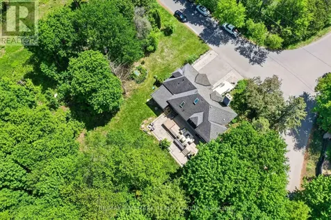 22 Cedar Road Ottawa ON K1J 6L4