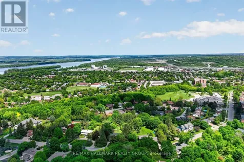22 Cedar Road Ottawa ON K1J 6L4