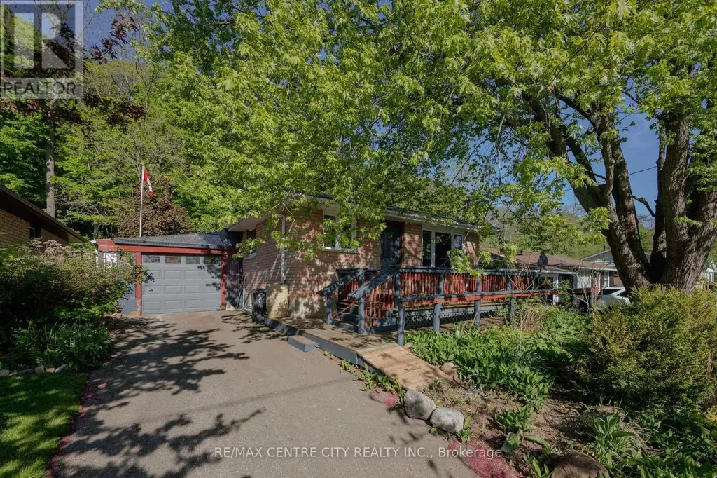 275 Frances Street Central Elgin ON N5L 1A9