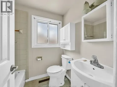 272 Victoria Street Amherstburg ON N9V 2K5