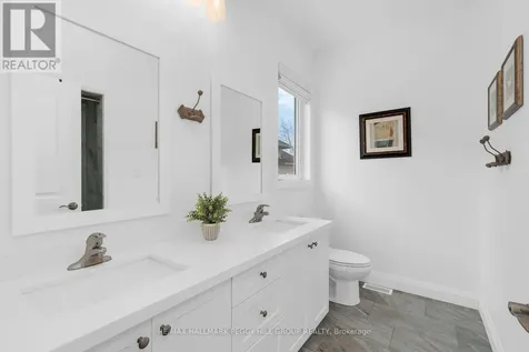 2967 Earl Street Innisfil ON L9S 3E2