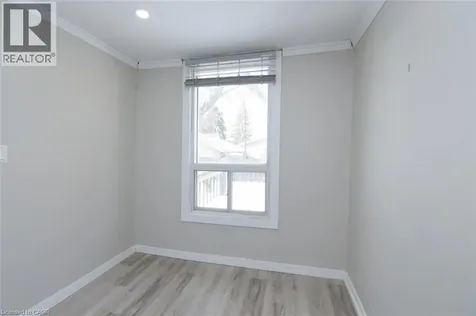 371 Fairfield Avenue Hamilton ON L8H 5J1