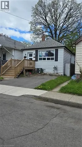 371 Fairfield Avenue Hamilton ON L8H 5J1