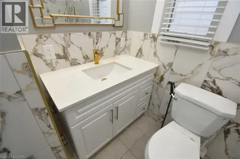 371 Fairfield Avenue Hamilton ON L8H 5J1