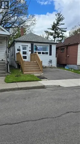 371 Fairfield Avenue Hamilton ON L8H 5J1