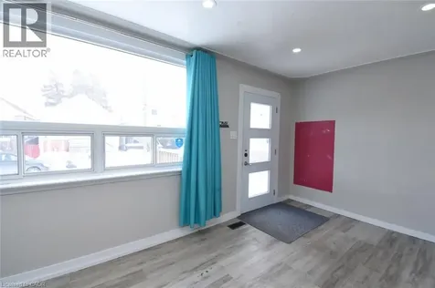 371 Fairfield Avenue Hamilton ON L8H 5J1