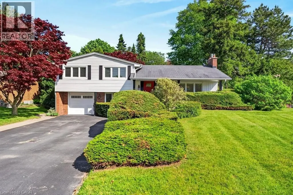 4008 Apple Valley Lane Burlington ON L7L 1E7