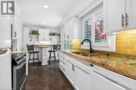 4008 Apple Valley Lane Burlington ON L7L 1E7