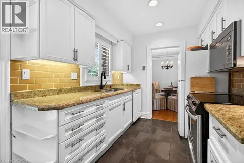 4008 Apple Valley Lane Burlington ON L7L 1E7