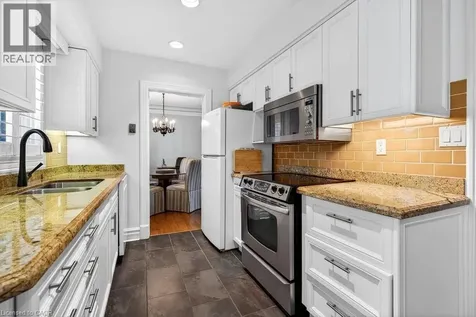 4008 Apple Valley Lane Burlington ON L7L 1E7
