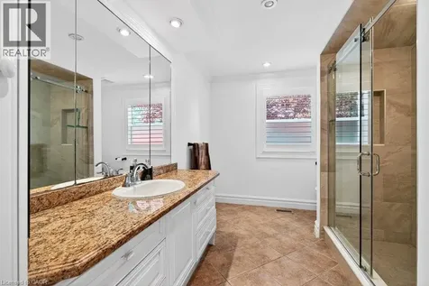 4008 Apple Valley Lane Burlington ON L7L 1E7