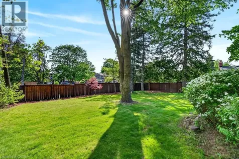 4008 Apple Valley Lane Burlington ON L7L 1E7