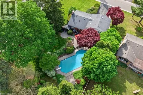 4008 Apple Valley Lane Burlington ON L7L 1E7