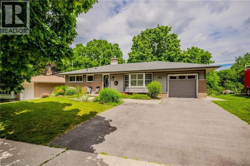 18 Stonybrook Drive Kitchener ON N2M 4L5