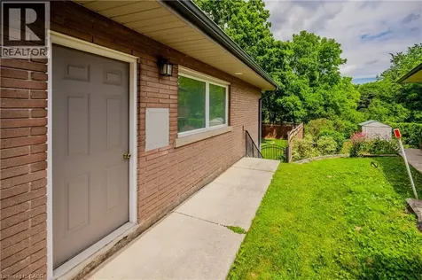 18 Stonybrook Drive Kitchener ON N2M 4L5