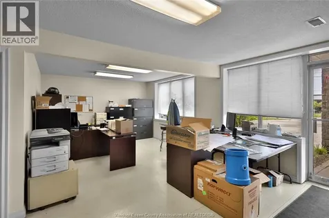 131 Shearson Crescent Cambridge ON N1T 1J4