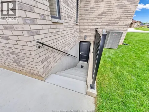 61 Hilton Court Amherstburg ON N9V 4B6