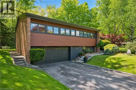 16 Parkwood Drive Cambridge ON N1S 3K7