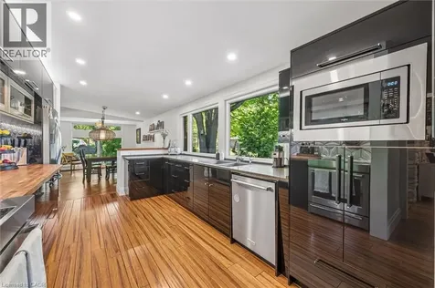 16 Parkwood Drive Cambridge ON N1S 3K7