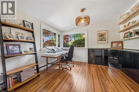 16 Parkwood Drive Cambridge ON N1S 3K7