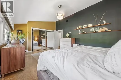 16 Parkwood Drive Cambridge ON N1S 3K7