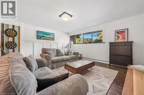 16 Parkwood Drive Cambridge ON N1S 3K7