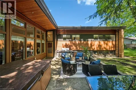16 Parkwood Drive Cambridge ON N1S 3K7