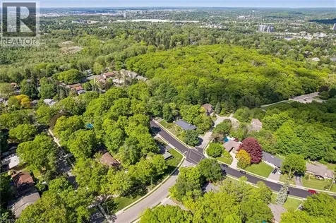 16 Parkwood Drive Cambridge ON N1S 3K7