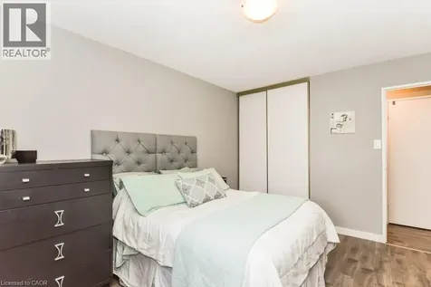 225 Harvard Place Waterloo ON N2J 4H4