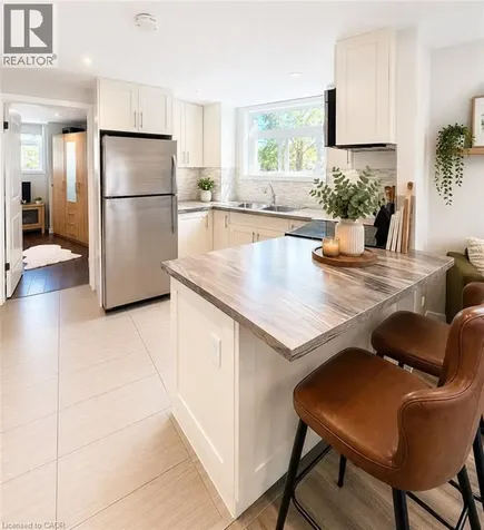 489 East Avenue Kitchener ON N2H 1Z7