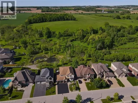 135 Schweitzer Crescent Wellesley ON N0B 2T0