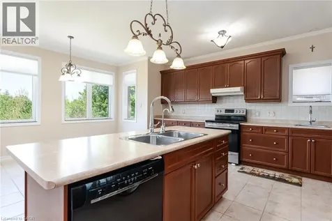135 Schweitzer Crescent Wellesley ON N0B 2T0