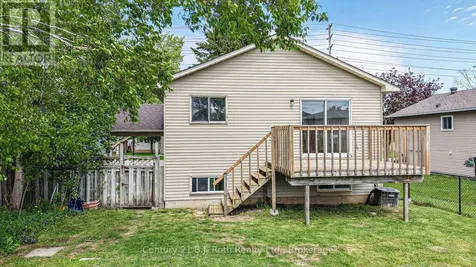 211 Westmount Drive South Orillia ON L3V 6E5