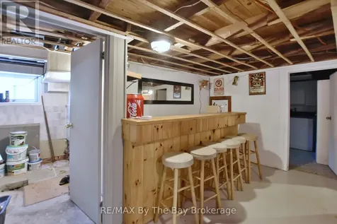 33 17th Street North Wasaga Beach ON L9Z 2J1