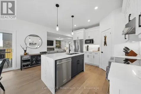15 Maidens Crescent Collingwood ON L9Y 3B7