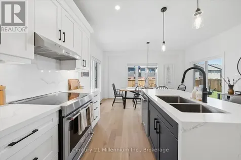 15 Maidens Crescent Collingwood ON L9Y 3B7