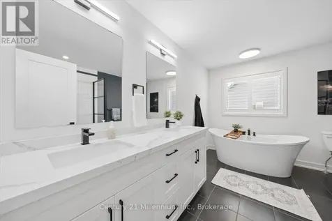 15 Maidens Crescent Collingwood ON L9Y 3B7