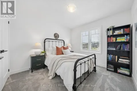 15 Maidens Crescent Collingwood ON L9Y 3B7
