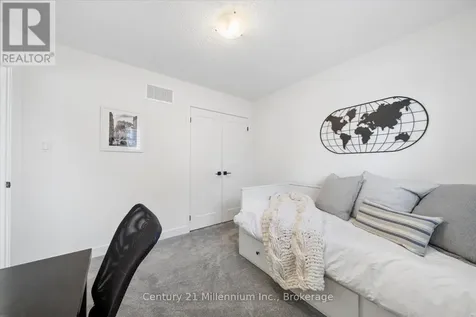 15 Maidens Crescent Collingwood ON L9Y 3B7