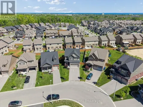 15 Maidens Crescent Collingwood ON L9Y 3B7