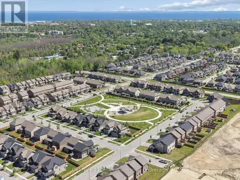 15 Maidens Crescent Collingwood ON L9Y 3B7