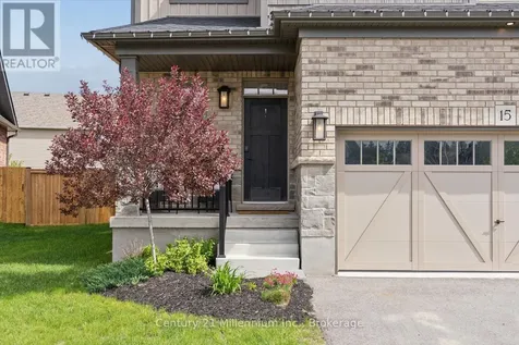 15 Maidens Crescent Collingwood ON L9Y 3B7