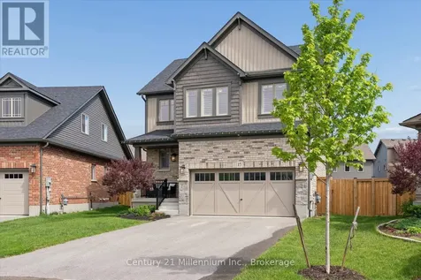 15 Maidens Crescent Collingwood ON L9Y 3B7