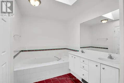 49B First Avenue Ottawa ON K1S 2G1