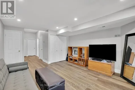 49B First Avenue Ottawa ON K1S 2G1
