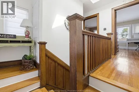 439 Moy Avenue Windsor ON N9A 2N3