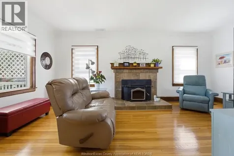 439 Moy Avenue Windsor ON N9A 2N3