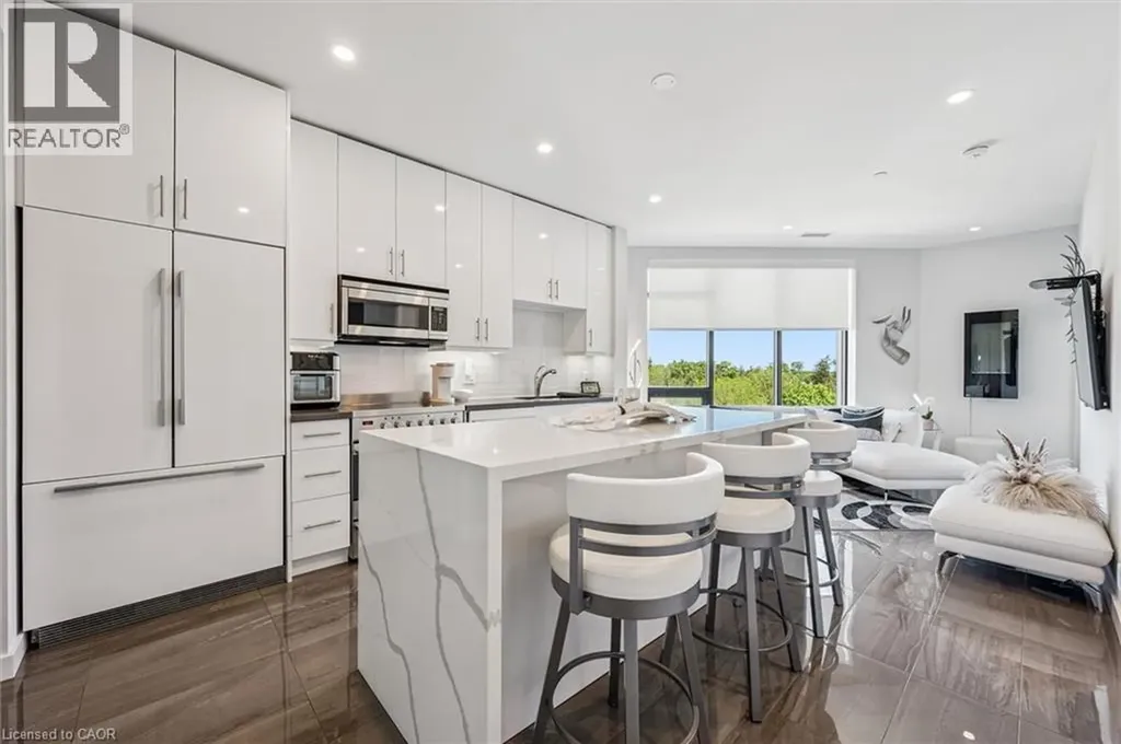 690 King Street West Kitchener ON N2H 5L8