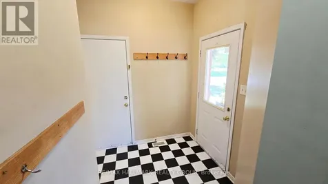 55 Cohen Avenue Ottawa ON K2L 4E6