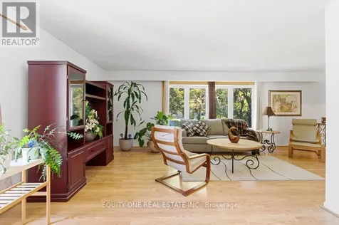 542 Sirois Avenue Ottawa ON K1K 1H4